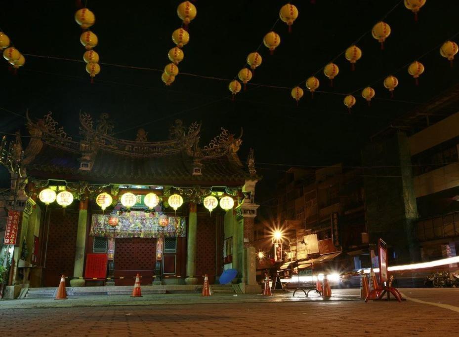 Temple Side Hostel Tainan Exterior foto